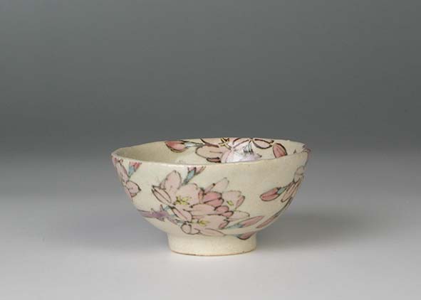 色絵ぐい呑 大正時代の希少なアンティーク九谷焼猪口」